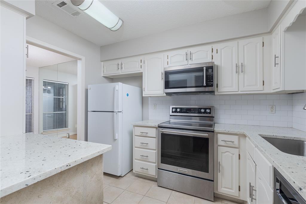 9142 Emberglow Lane Property Photo 6
