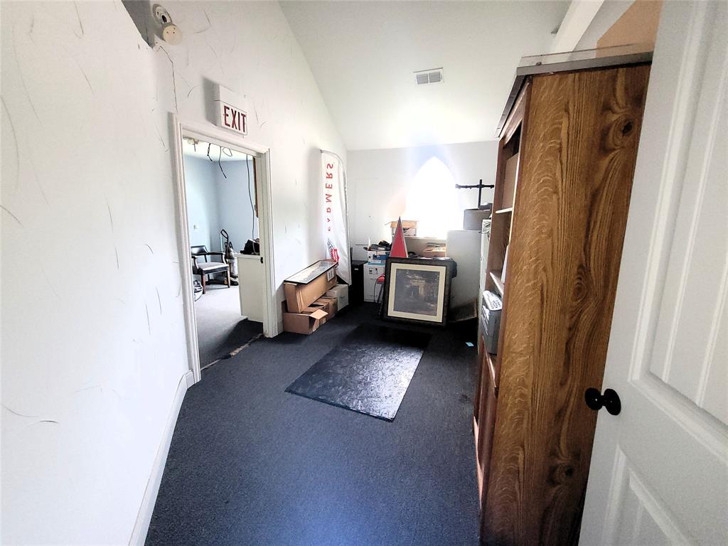 6804 Telephone Road Property Photo 14
