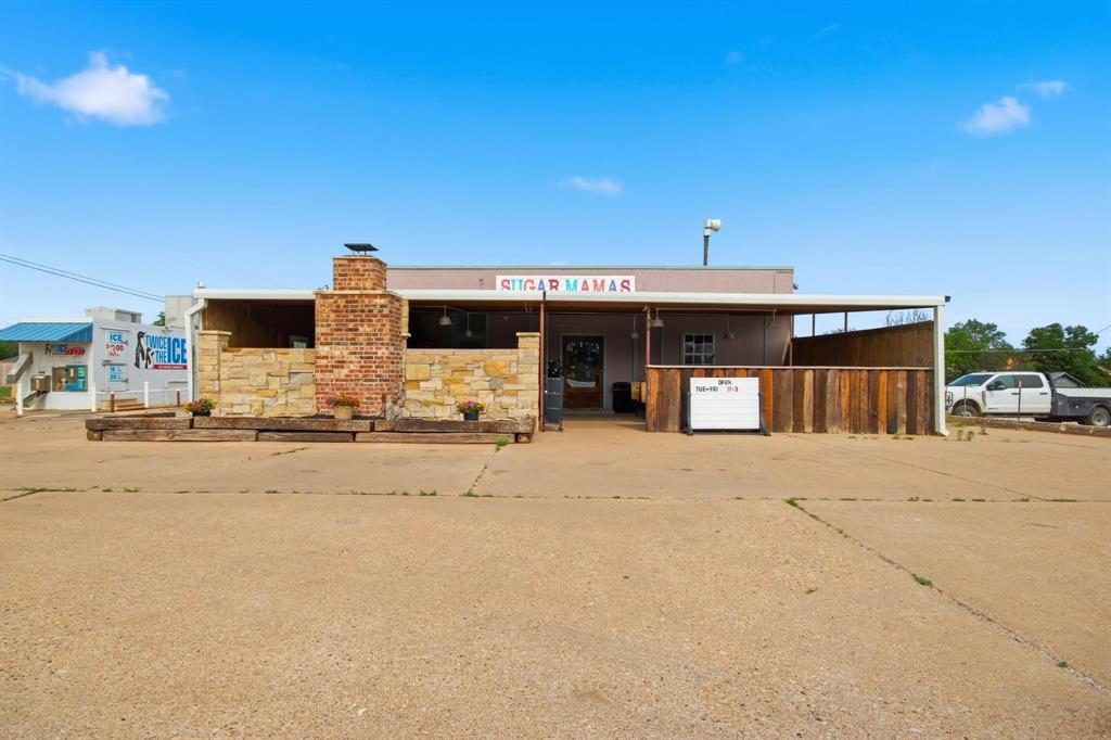 1801 Commercial Avenue Property Photo 2