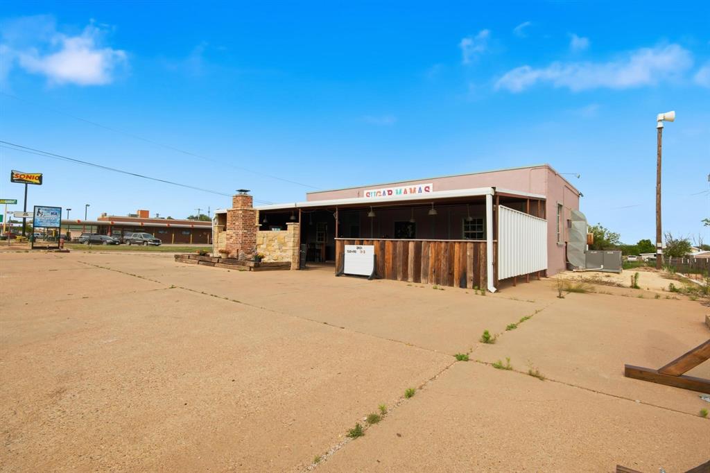 1801 Commercial Avenue Property Photo 3