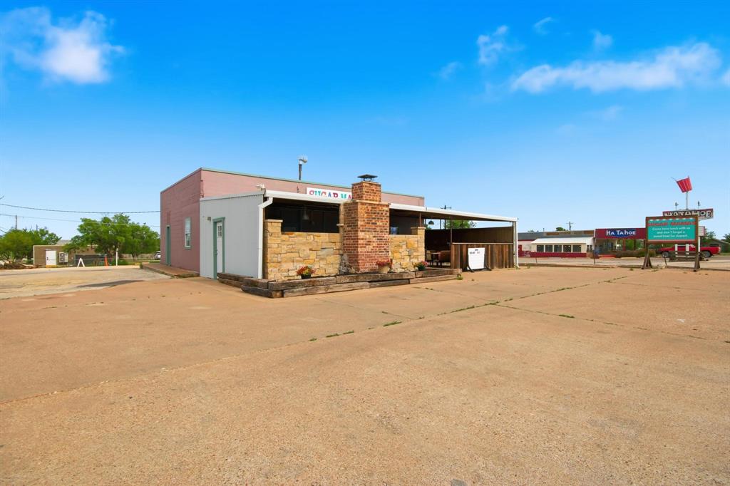 1801 Commercial Avenue Property Photo 4