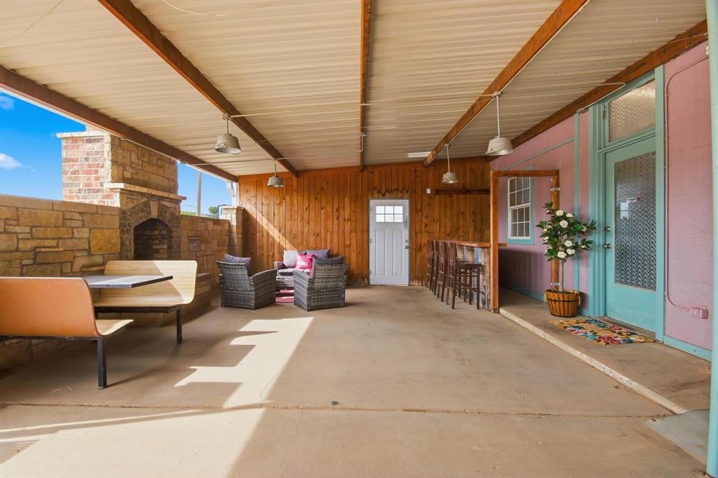1801 Commercial Avenue Property Photo 5