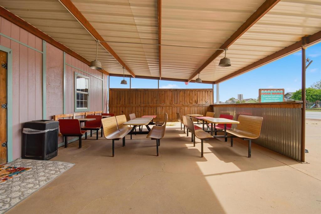 1801 Commercial Avenue Property Photo 6