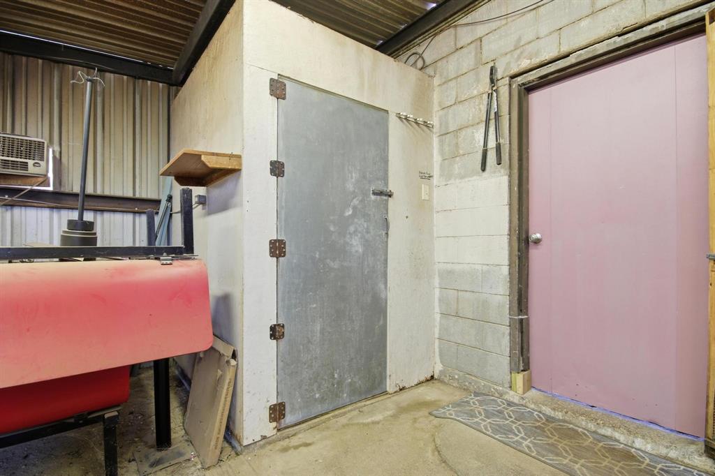 1801 Commercial Avenue Property Photo 13