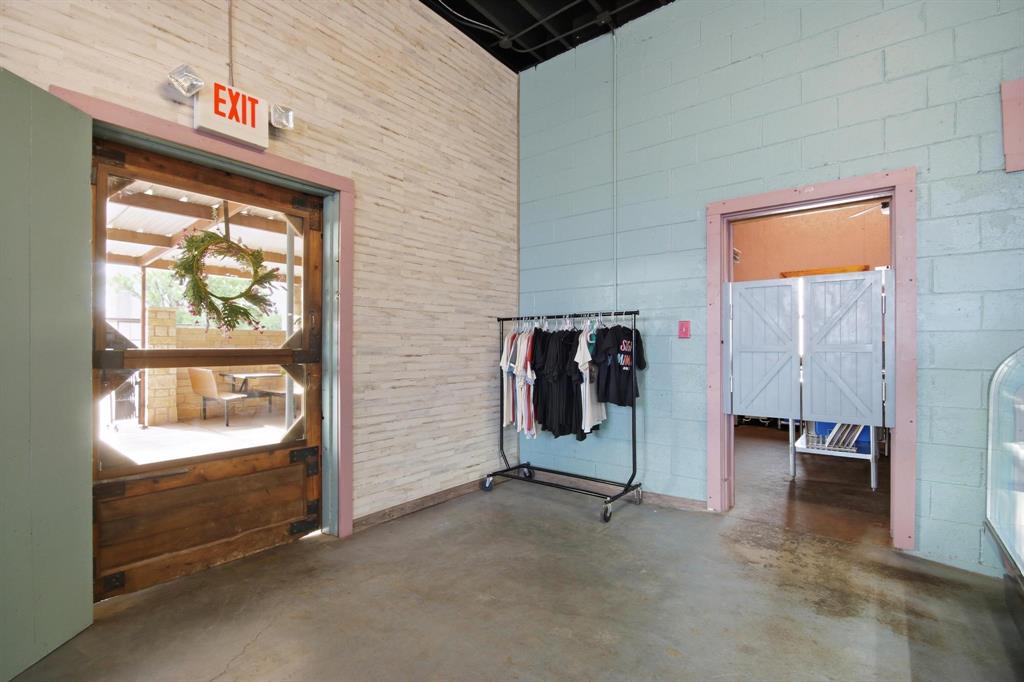 1801 Commercial Avenue Property Photo 20