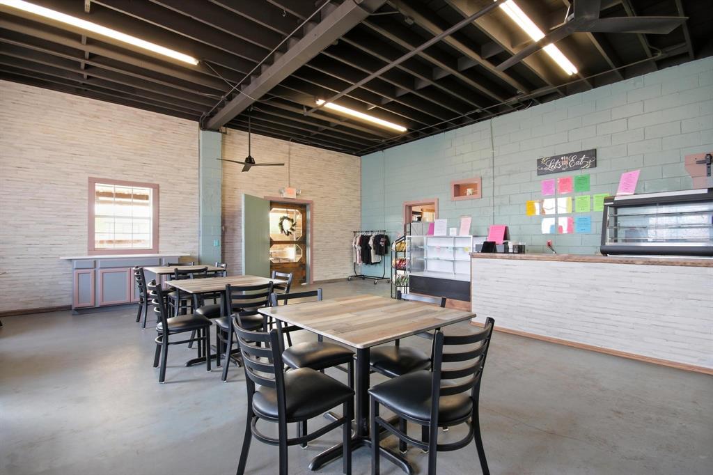 1801 Commercial Avenue Property Photo 21