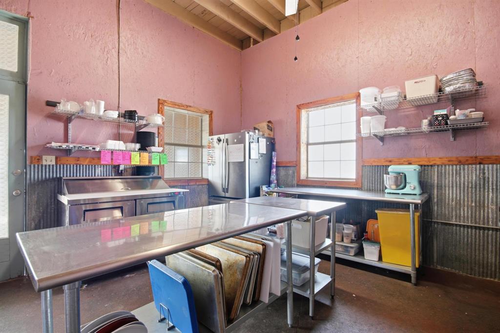 1801 Commercial Avenue Property Photo 27