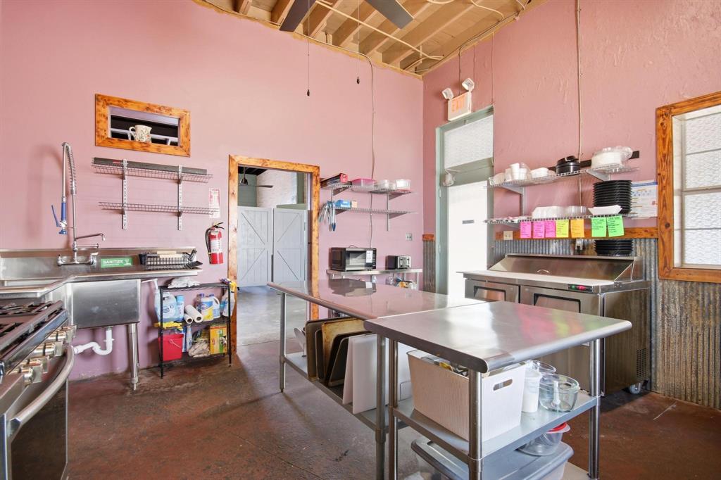 1801 Commercial Avenue Property Photo 28