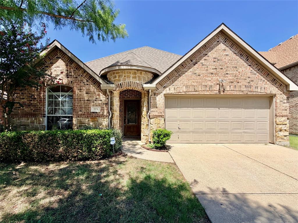 921 Raleigh Path Road Property Photo 1