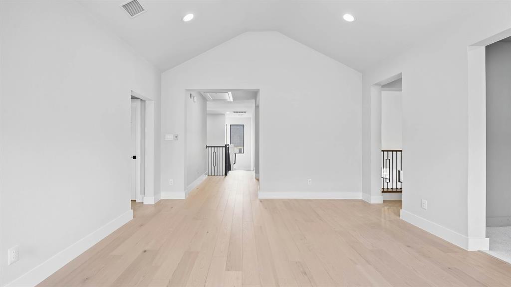 2640 Live Oak Lane Property Photo 13