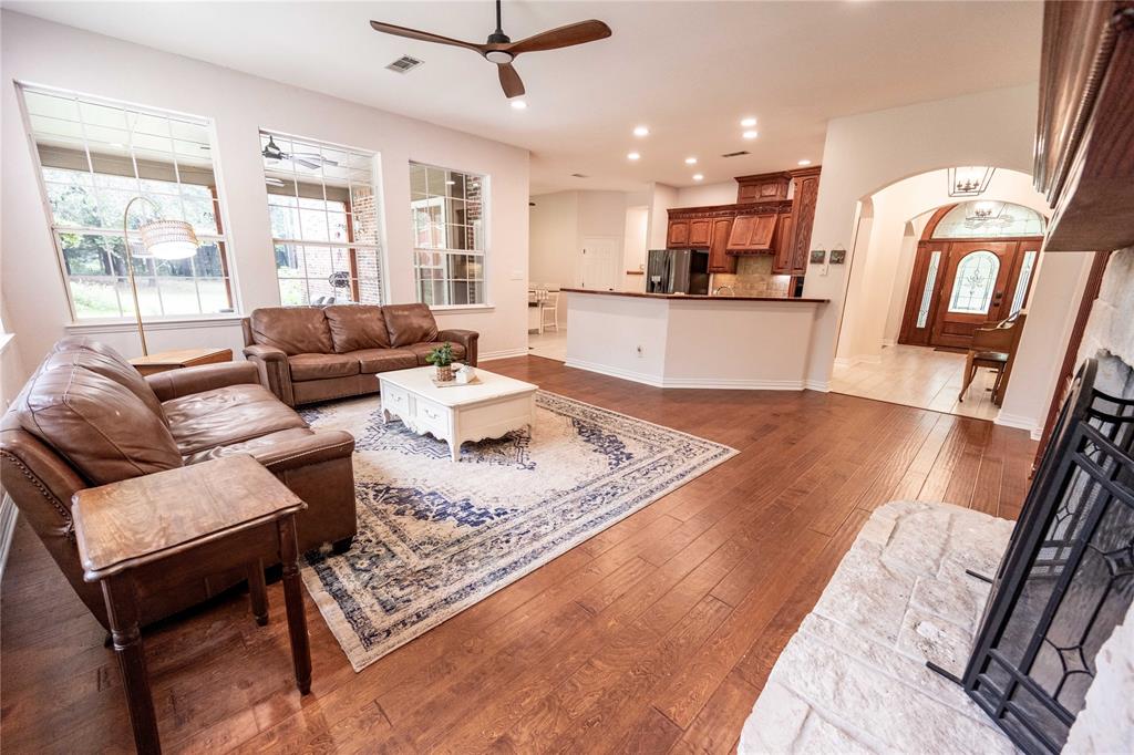 735 Sleepy Hollow Lane Property Photo 8