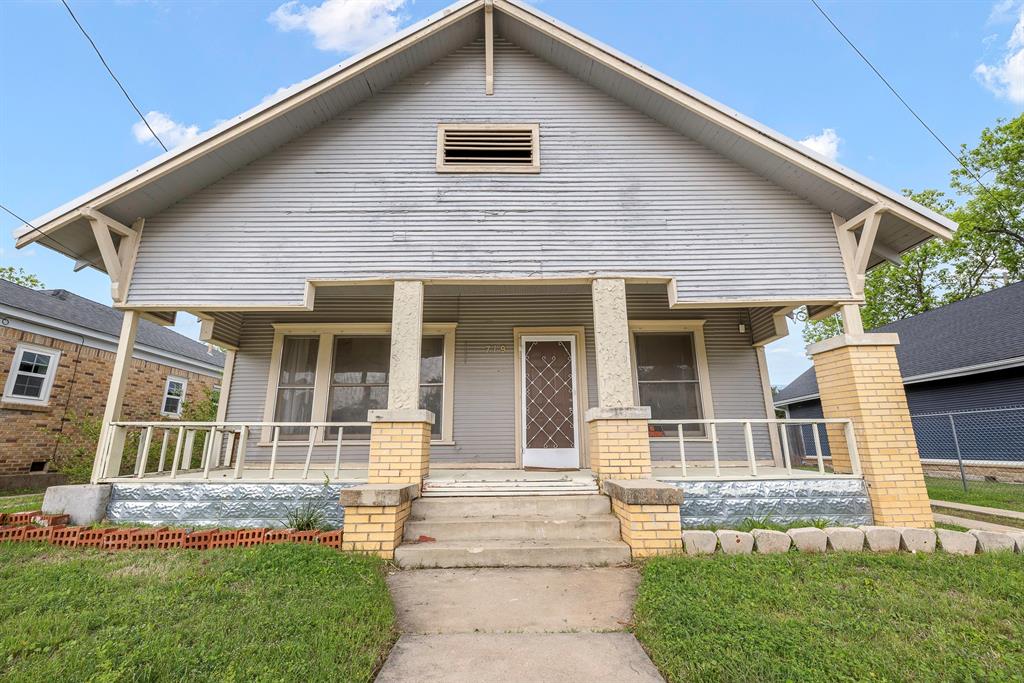 719 W Tarleton Street Property Photo 1