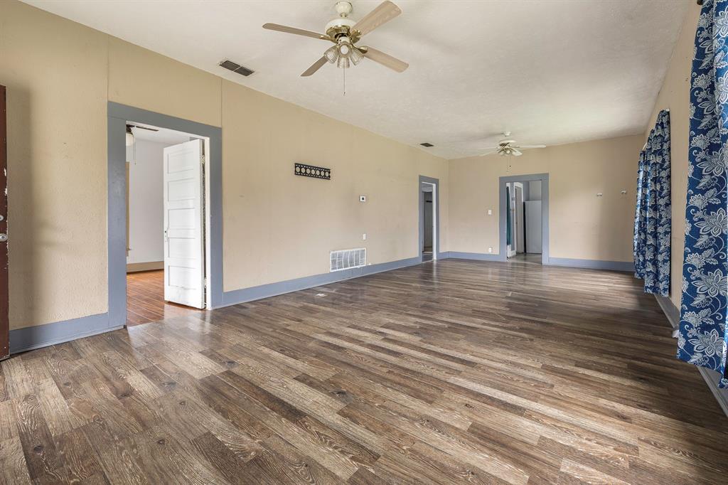719 W Tarleton Street Property Photo 5
