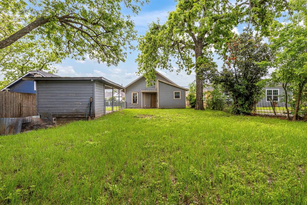719 W Tarleton Street Property Photo 27