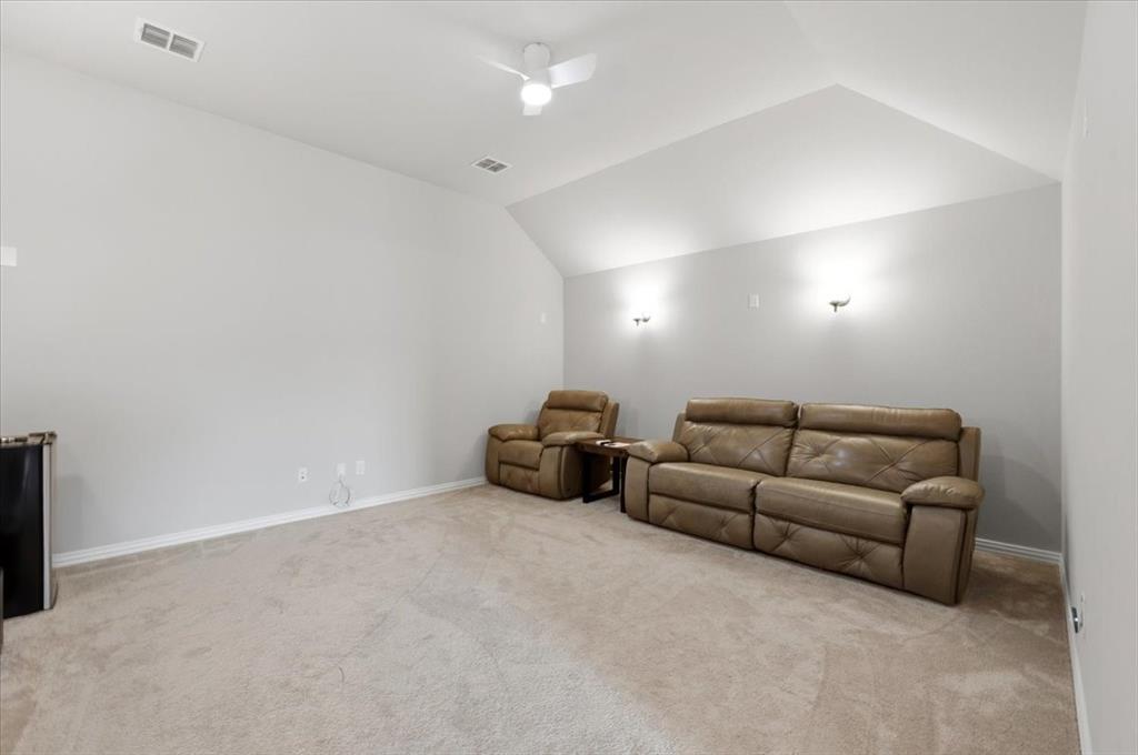 725 Rosewood Place Property Photo 29