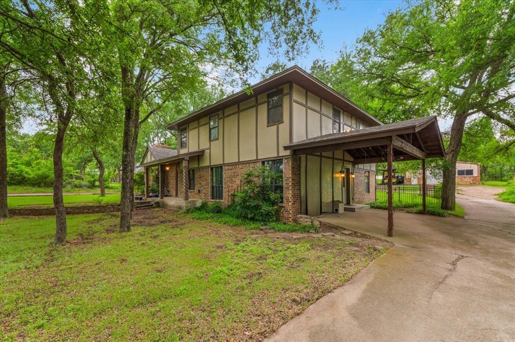 220 Annetta Property Photo 3