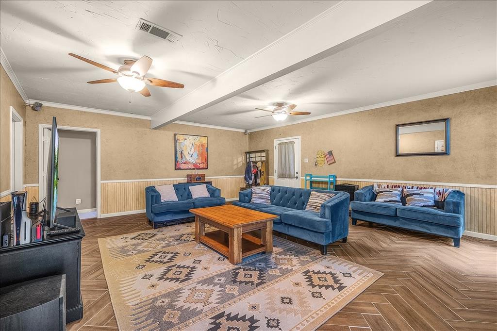 220 Annetta Property Photo 6