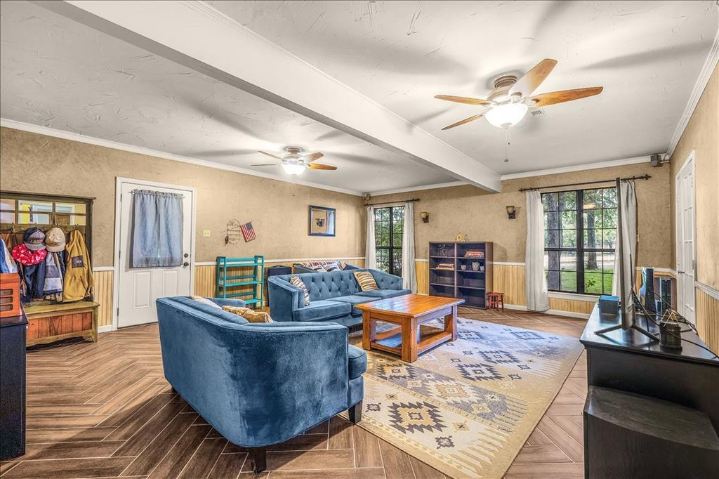 220 Annetta Property Photo 7
