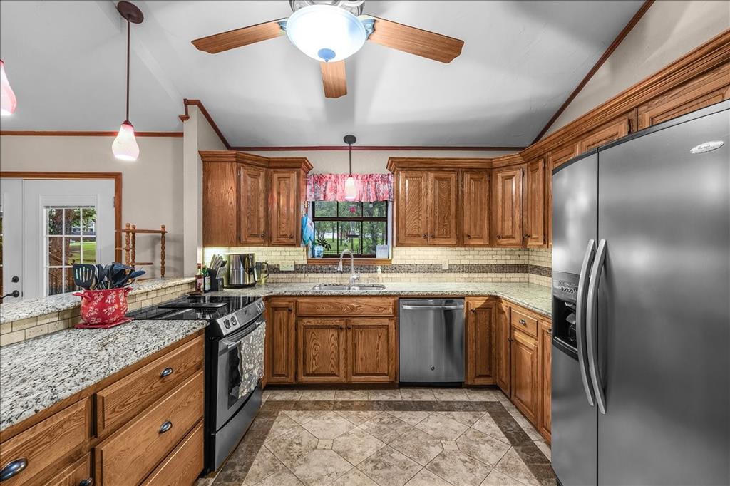 220 Annetta Property Photo 10