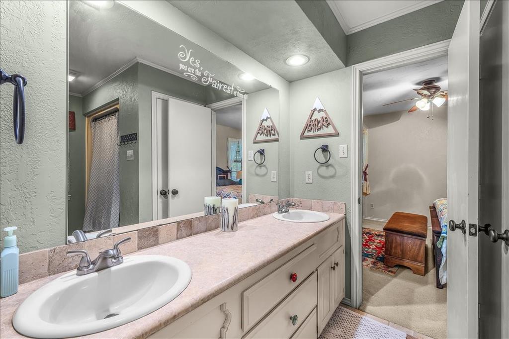 220 Annetta Property Photo 19