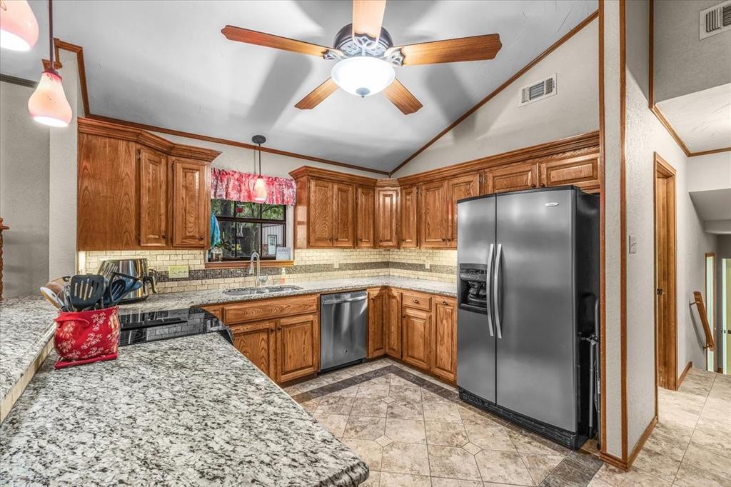 220 Annetta Property Photo 22