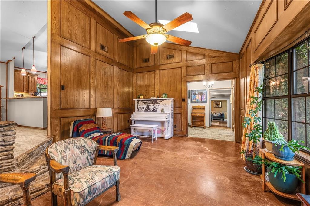220 Annetta Property Photo 28