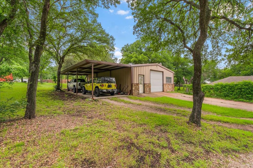 220 Annetta Property Photo 32
