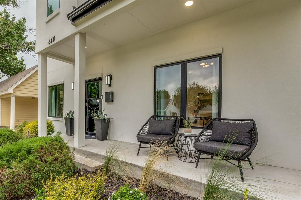 6331 Lakeshore Property Photo 4