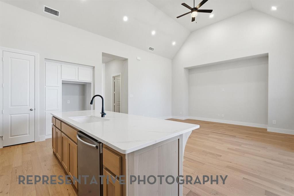 3036 Craftsman Way Property Photo 2