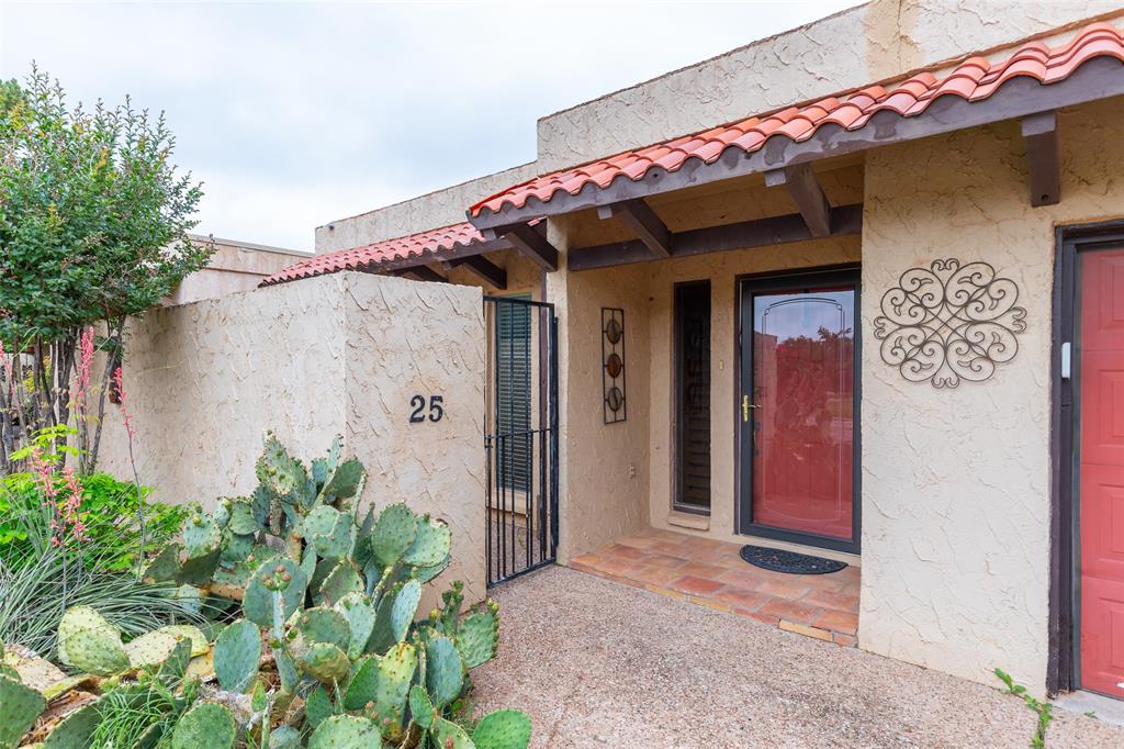 25 Tamarisk Circle Property Photo 1