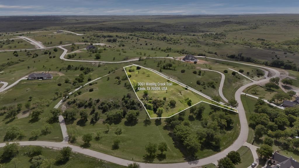 3061 Winding Creek Trail Property Photo 4