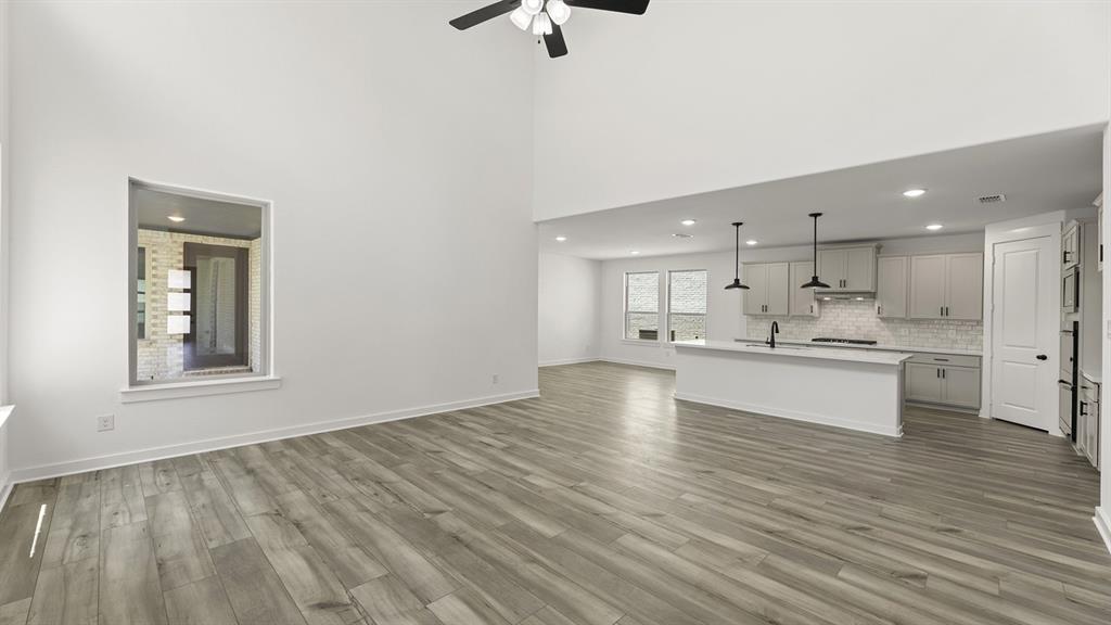 8736 Treeline Parkway Property Photo 5