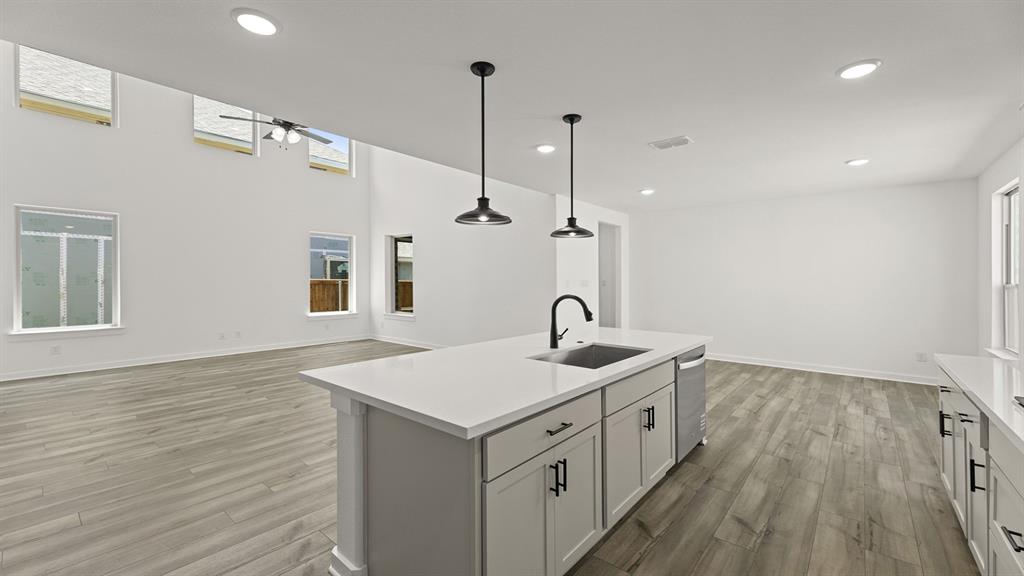 8736 Treeline Parkway Property Photo 8