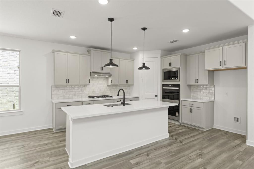 8736 Treeline Parkway Property Photo 11