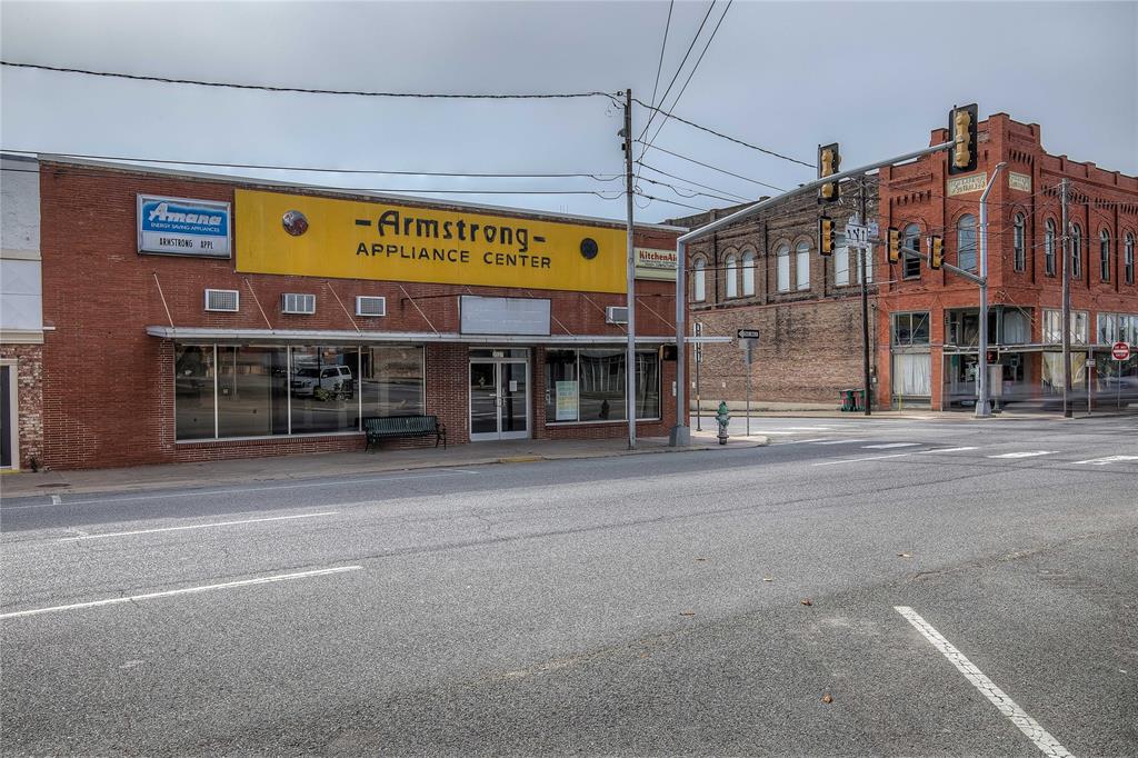 2527 Johnson Street Property Photo 3