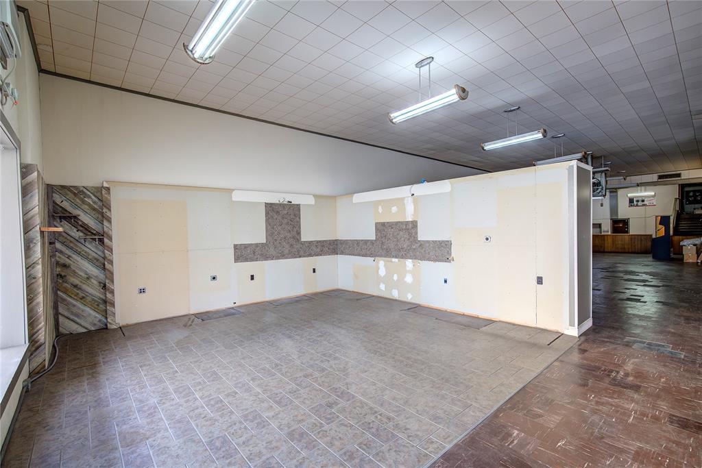 2527 Johnson Street Property Photo 6