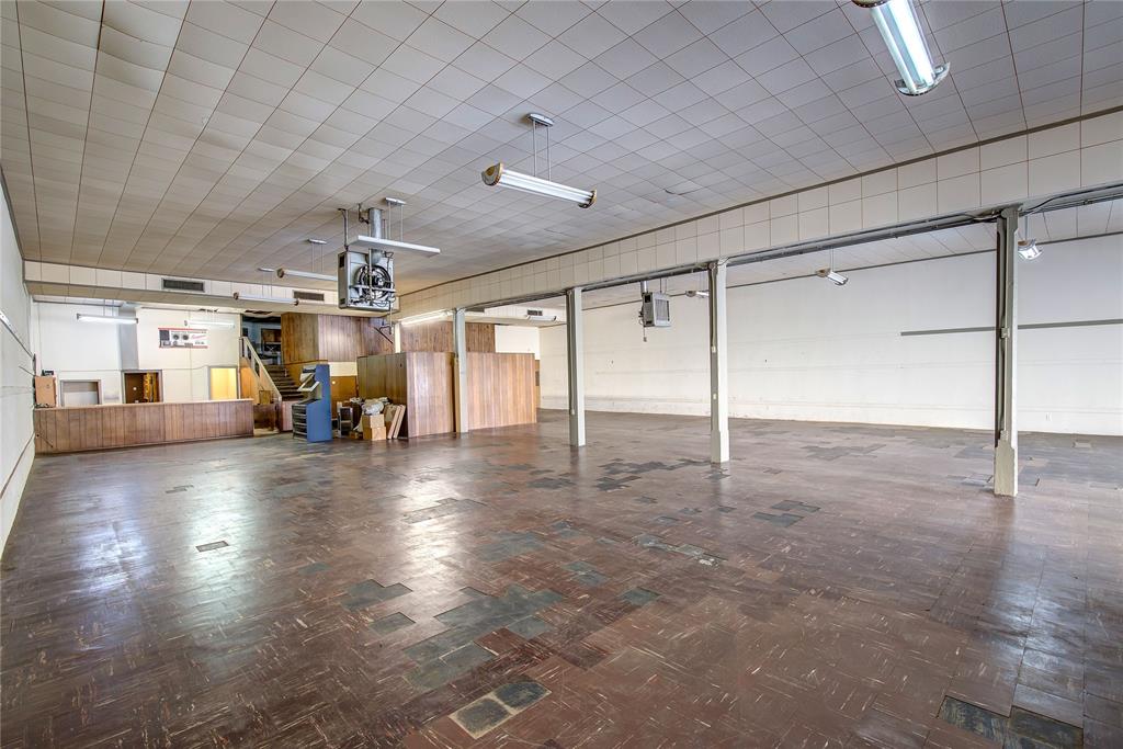 2527 Johnson Street Property Photo 8