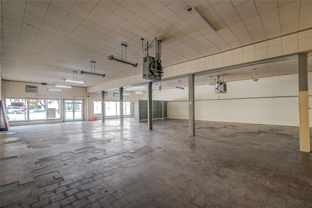 2527 Johnson Street Property Photo 9