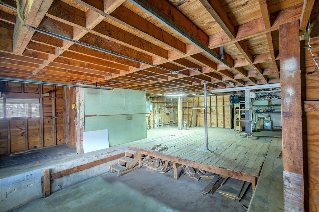 2527 Johnson Street Property Photo 14