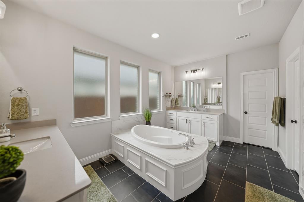 9801 Wexley Way Property Photo 1