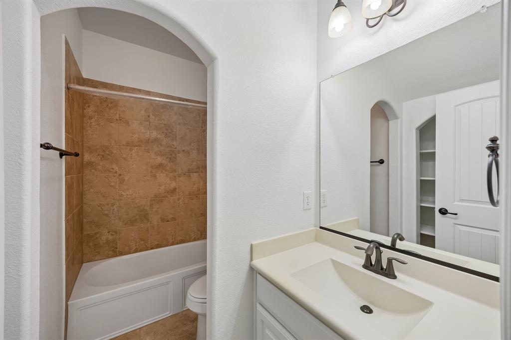 9519 Amberwoods Lane Property Photo 23
