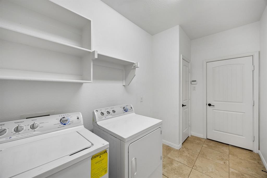 9519 Amberwoods Lane Property Photo 24