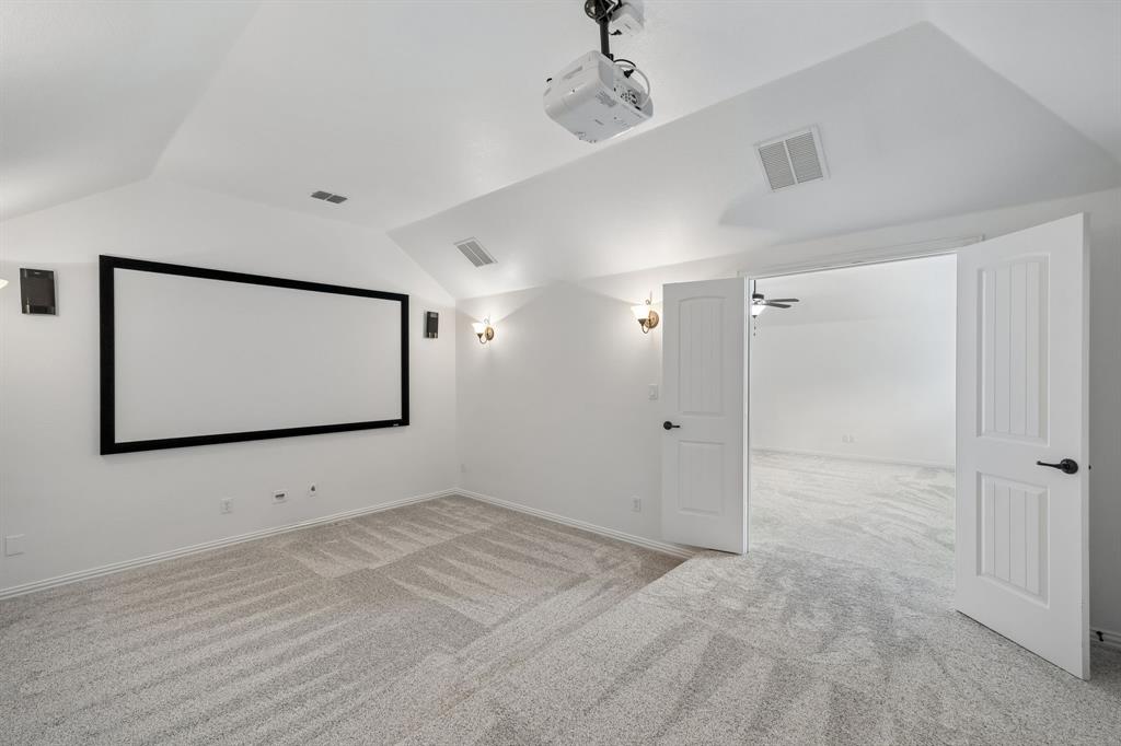 9519 Amberwoods Lane Property Photo 29