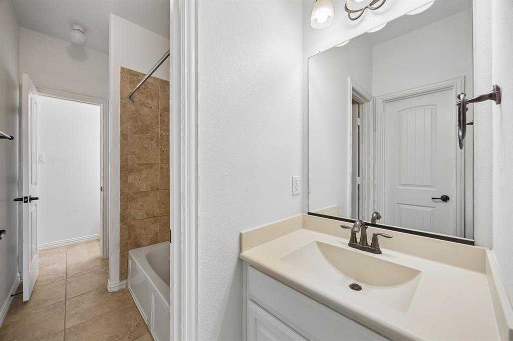 9519 Amberwoods Lane Property Photo 37