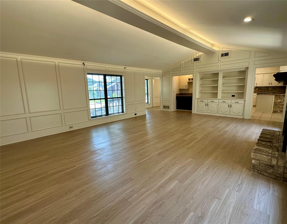 7145 Crooked Oak Drive Property Photo 4