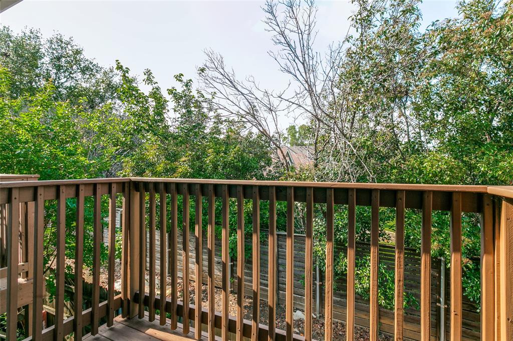 1912 Shadowood Trail Property Photo 14
