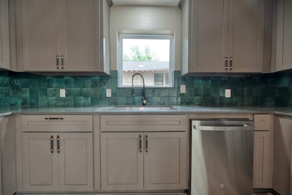 1221 Chateau Lane Property Photo 17