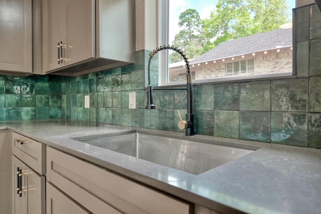 1221 Chateau Lane Property Photo 18