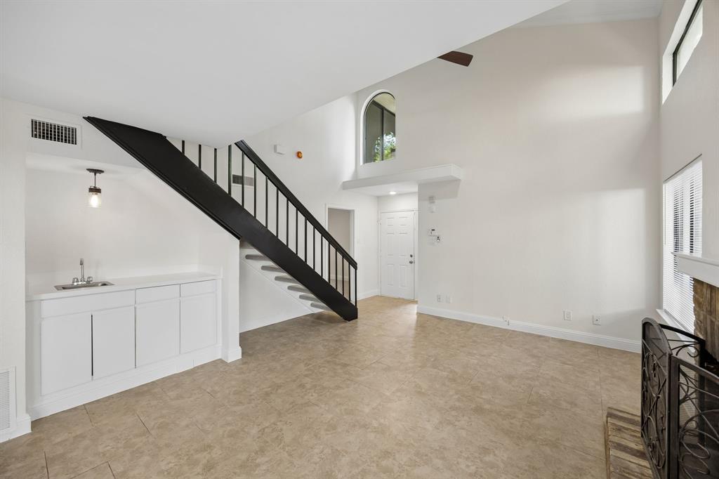 18040 Midway Road 218 Property Photo 8
