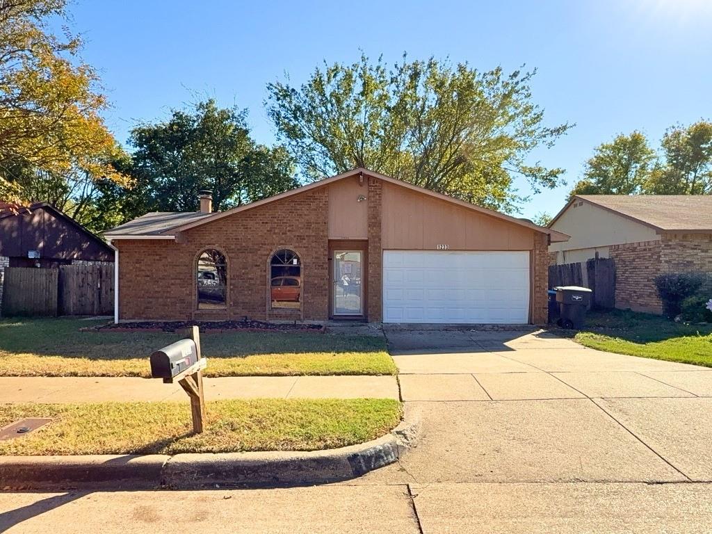 1233 Steinburg Lane Property Photo 1
